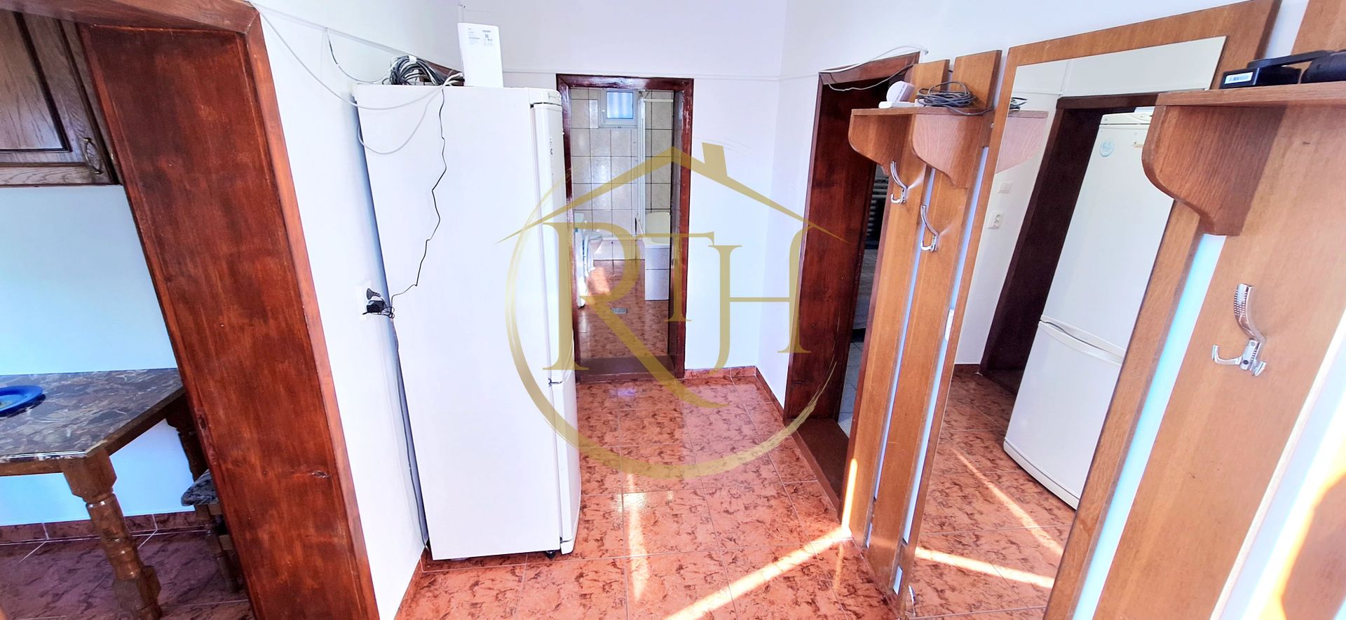 Oferim spre inchiriere casa spatioasa cu 2 camere, Zona Soarelui,cartier privat - Poză 13