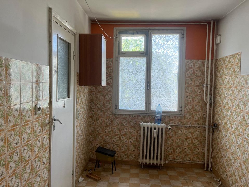 4 camere, 2 bai, et 2/4 de renovat Izvorul Muresului - Poză 3