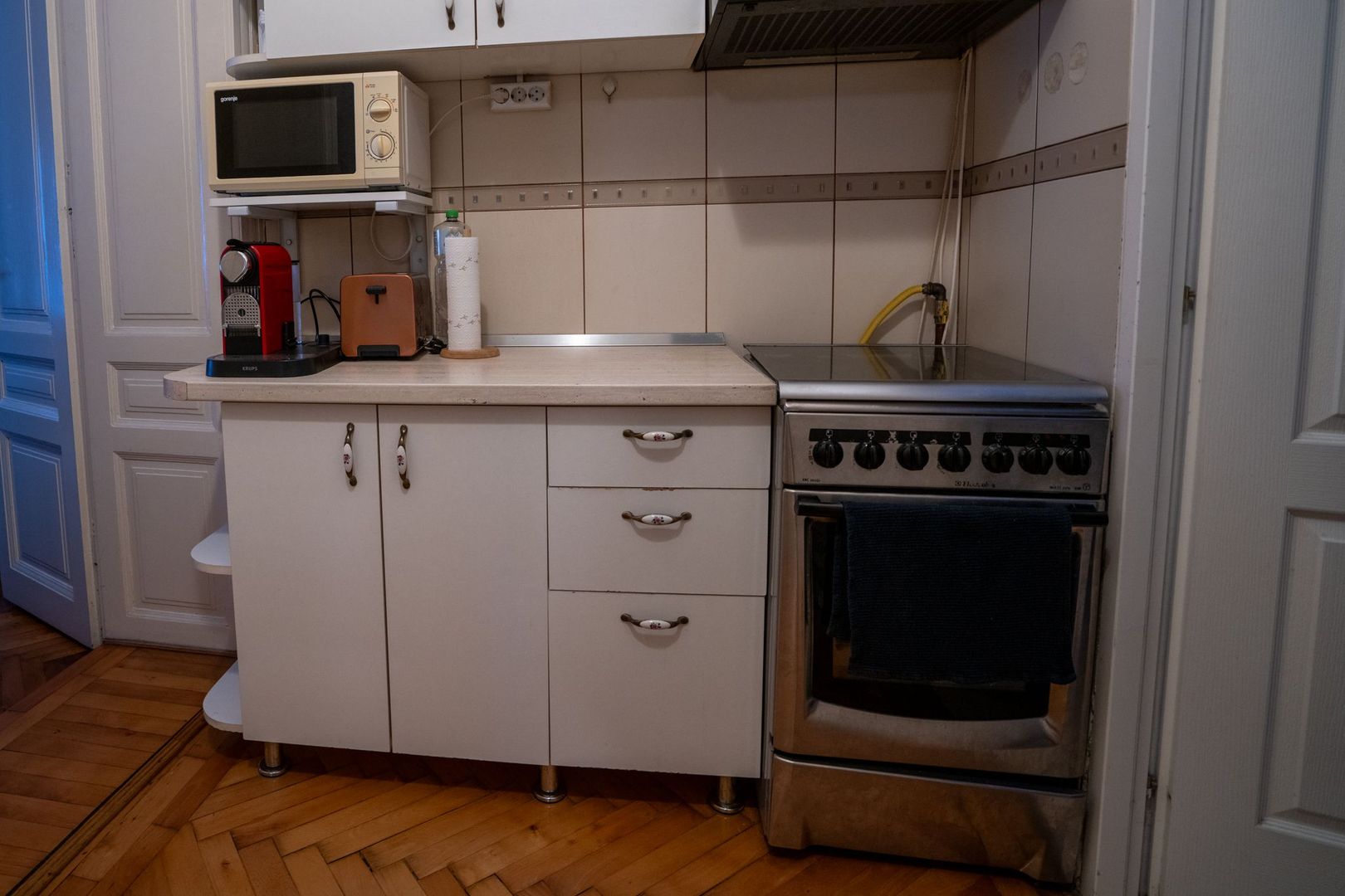 Apartament central de vânzare – la curte comună - Oradea - Poză 11