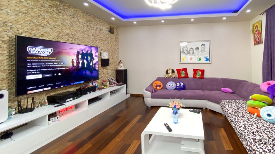 Descoperă Eleganța și Rafinamentul: Vila de Vis pe un lot generos - Poză 12