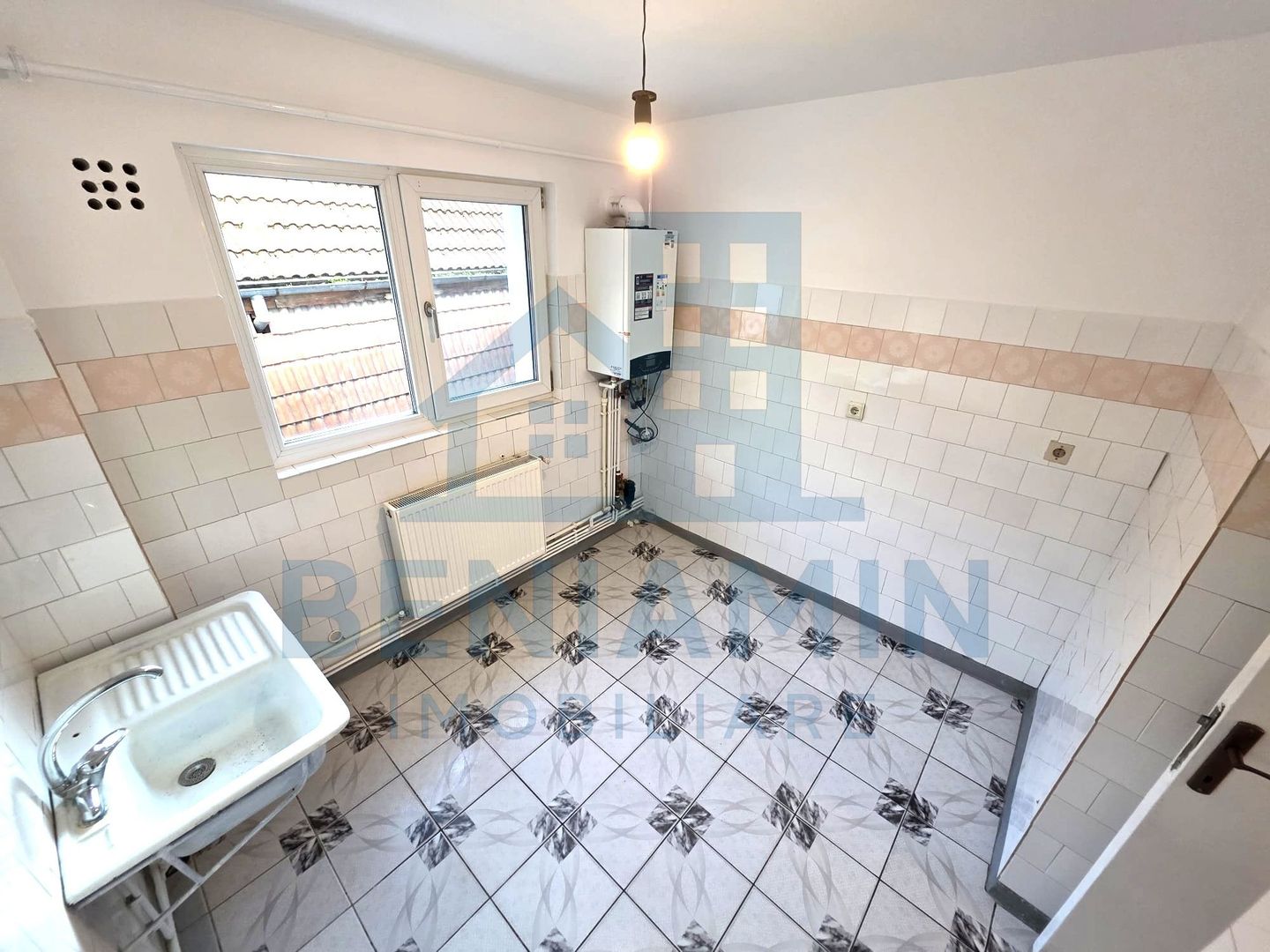 Apartament doua camere spatios Rovine etaj 1 cu centrala 54mp 1978 - Poză 3