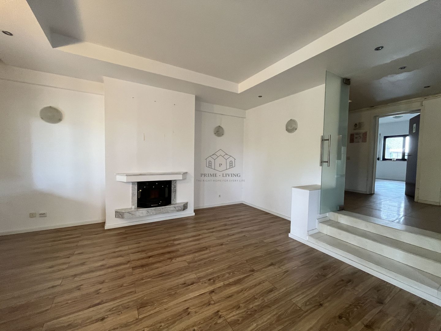 VILA CU 5 CAMERE LA INCHIRIERE PE MALUL LACULUI STRAULESTI - Poză 1