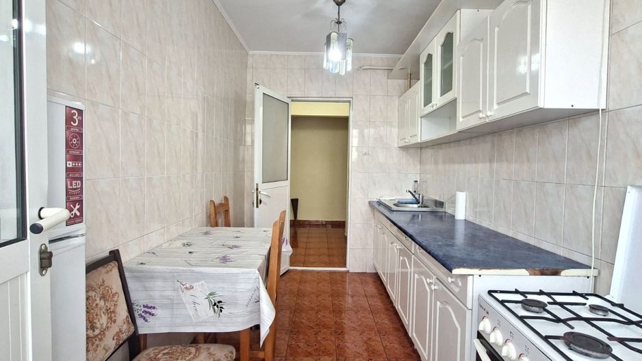 De inchiriat apartament cu 2 camere Micro 14, etaj 1, 350 euro - Poză 6