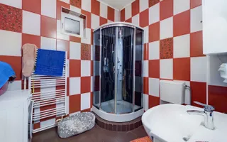 Vilă cu 6 camere în zona Alfa - Poză 22
