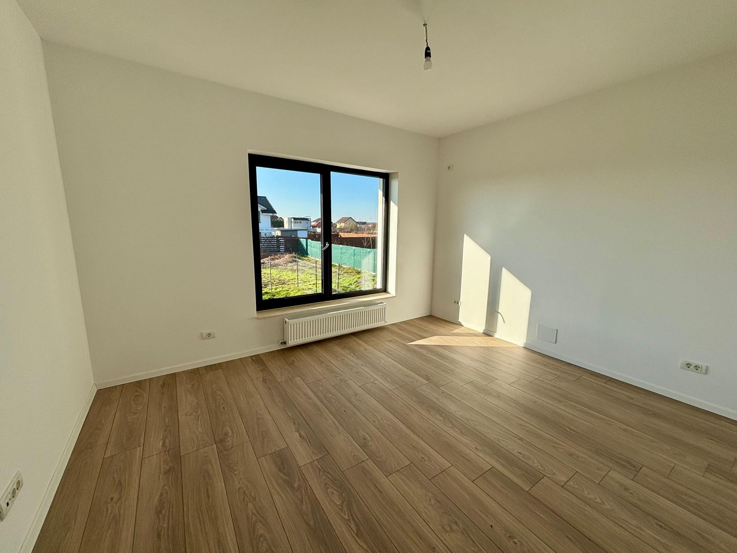 Casa individuala 5 camere, teren 704 mp - 163 mp utili, cel mai mare din zona - Poză 18