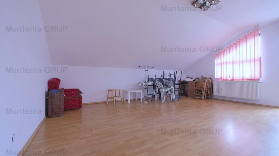 DOBROESTI - Str. Doinei, vila P+E+M, 6 camere, 3 bai cu fininsaje LUX - Poză 18