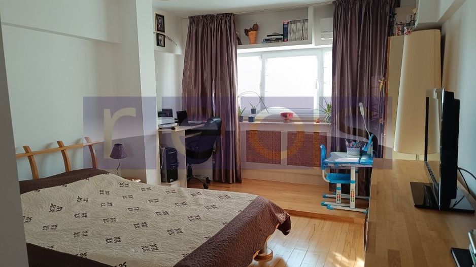 DE VANZARE APARTAMENT 4 CAMERE ZONA MOSILOR - Poză 9
