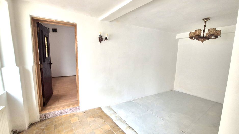 Casa de vanzare pretabila locuinta sau afacere | 13 Septembrie - Poză 6