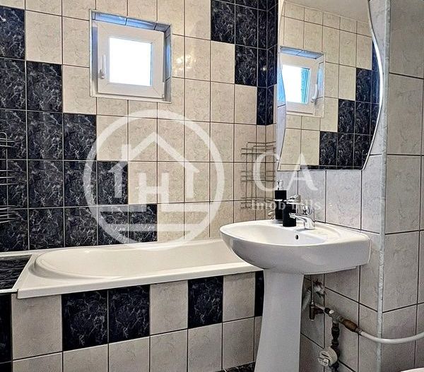 Apartament de închiriat cu 4 camere în zona Decebal, Oradea - Poză 4