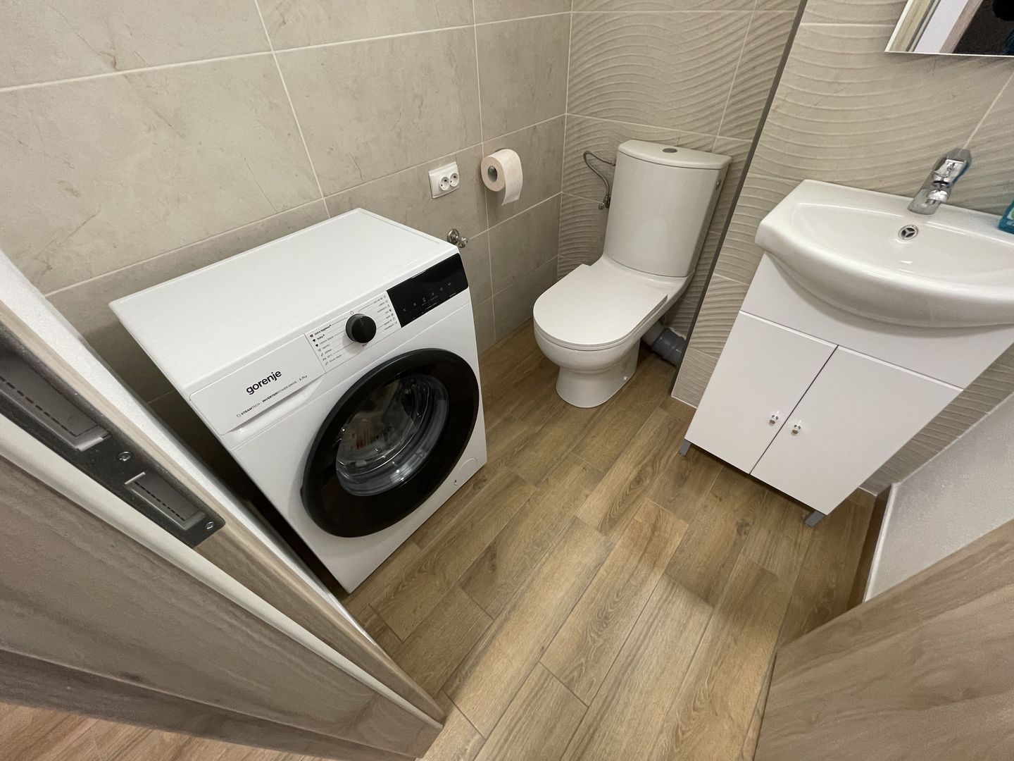 Amenajat complet, mobilat și utilat, totul nou - Poză 20