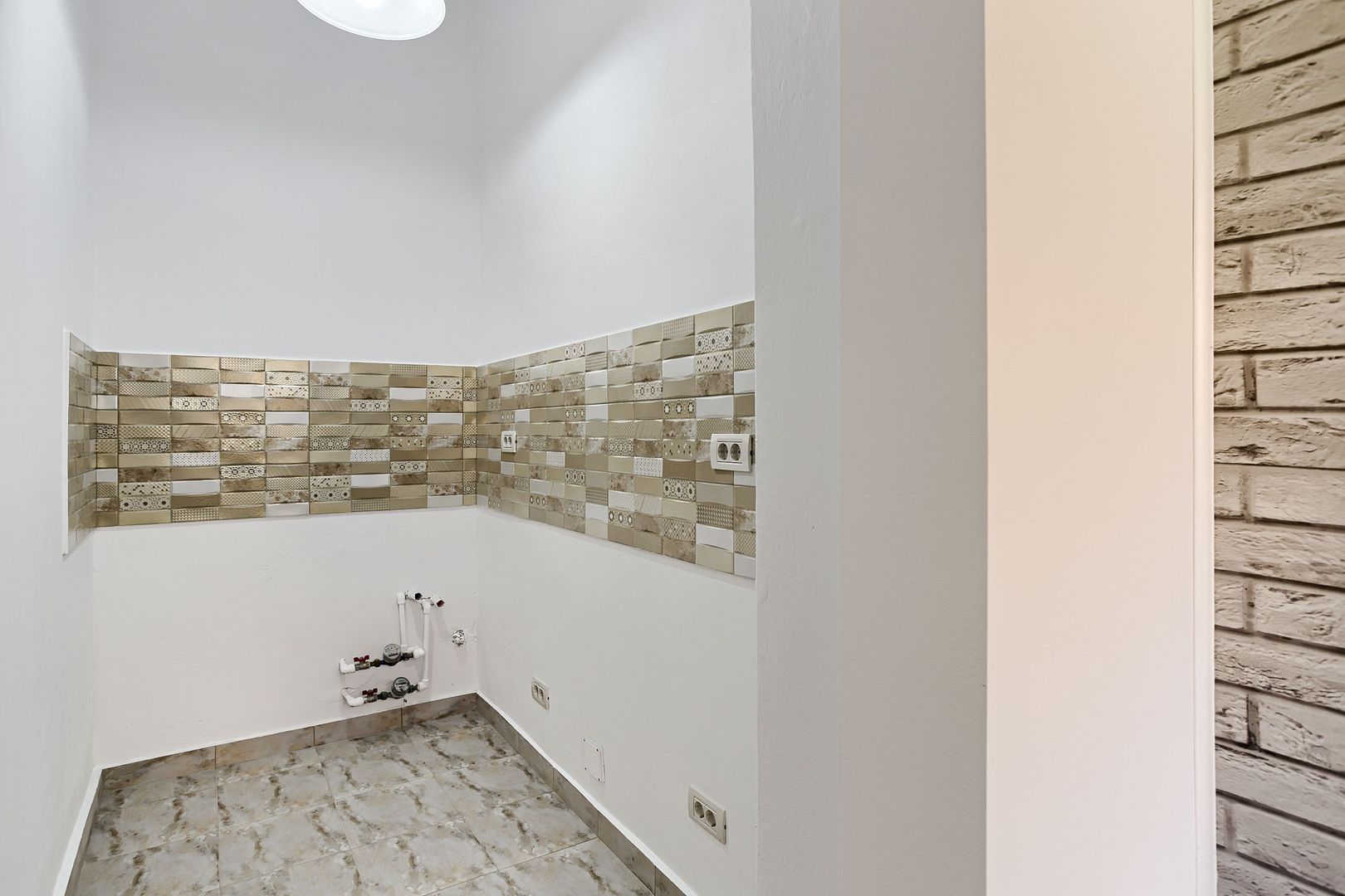 Vandut Apartament cu doua camere, renovat, situat ultracentral - Poză 6