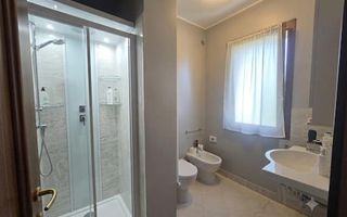 Vanzare apartament 3 camere, bloc boutique in Mamaia, vedere lac, aproape plaja - Poză 7