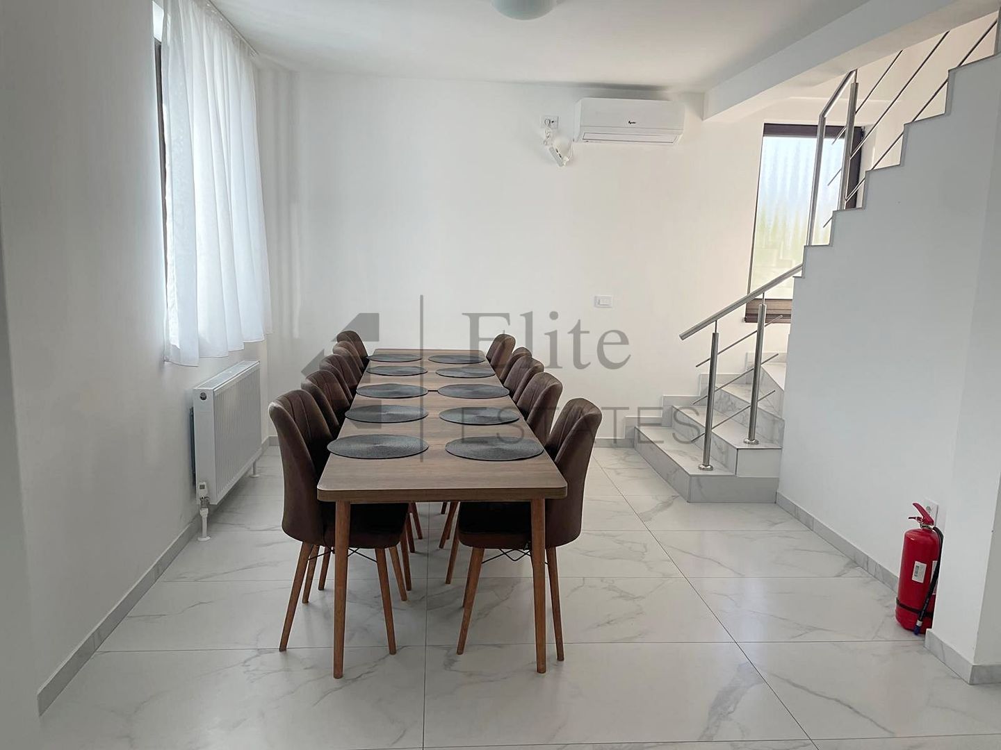 Pensiune de vanzare in statiunea 1 Mai - Poză 9