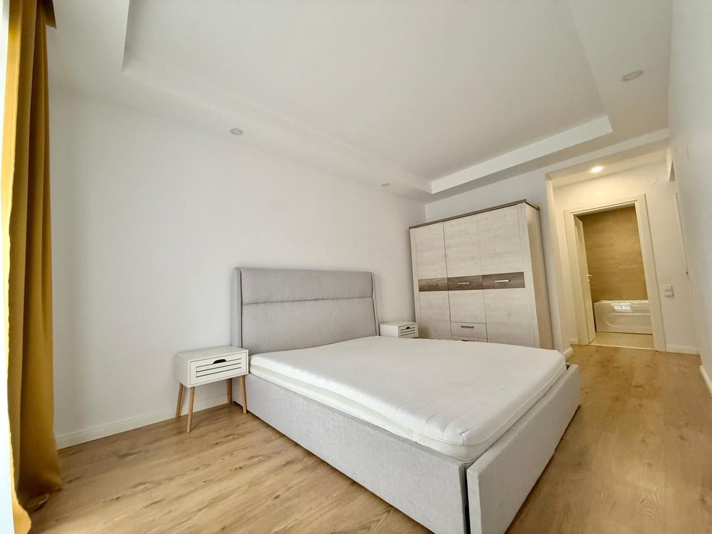 COSMOPOLIS - Apartament cu 3 camere, mobilat si utilat. - Poză 3