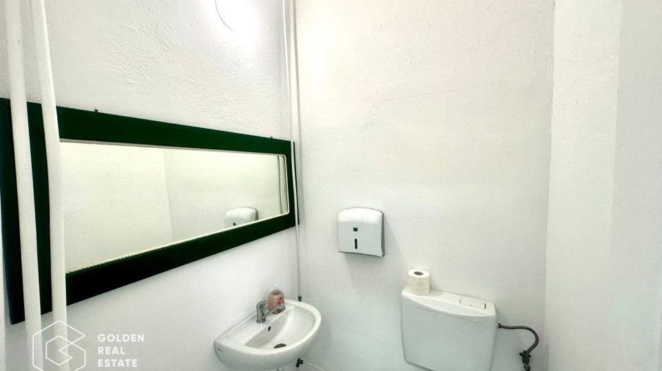 Oportunitate! Spatiu comercial situat in inima orasului, 3 camere, acces stradal - Poză 9