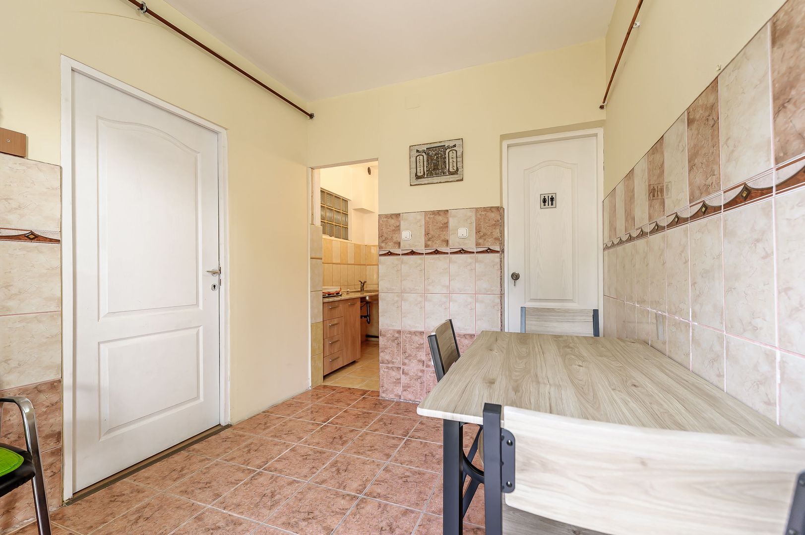 De închiriat apartament cu o cameră și curte interioară - Poză 3