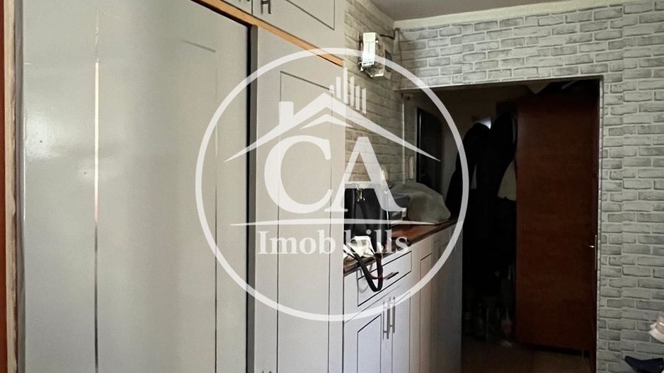 Apartament cu 3 camere de vânzare în zona Rogerius, Oradea - Poză 9