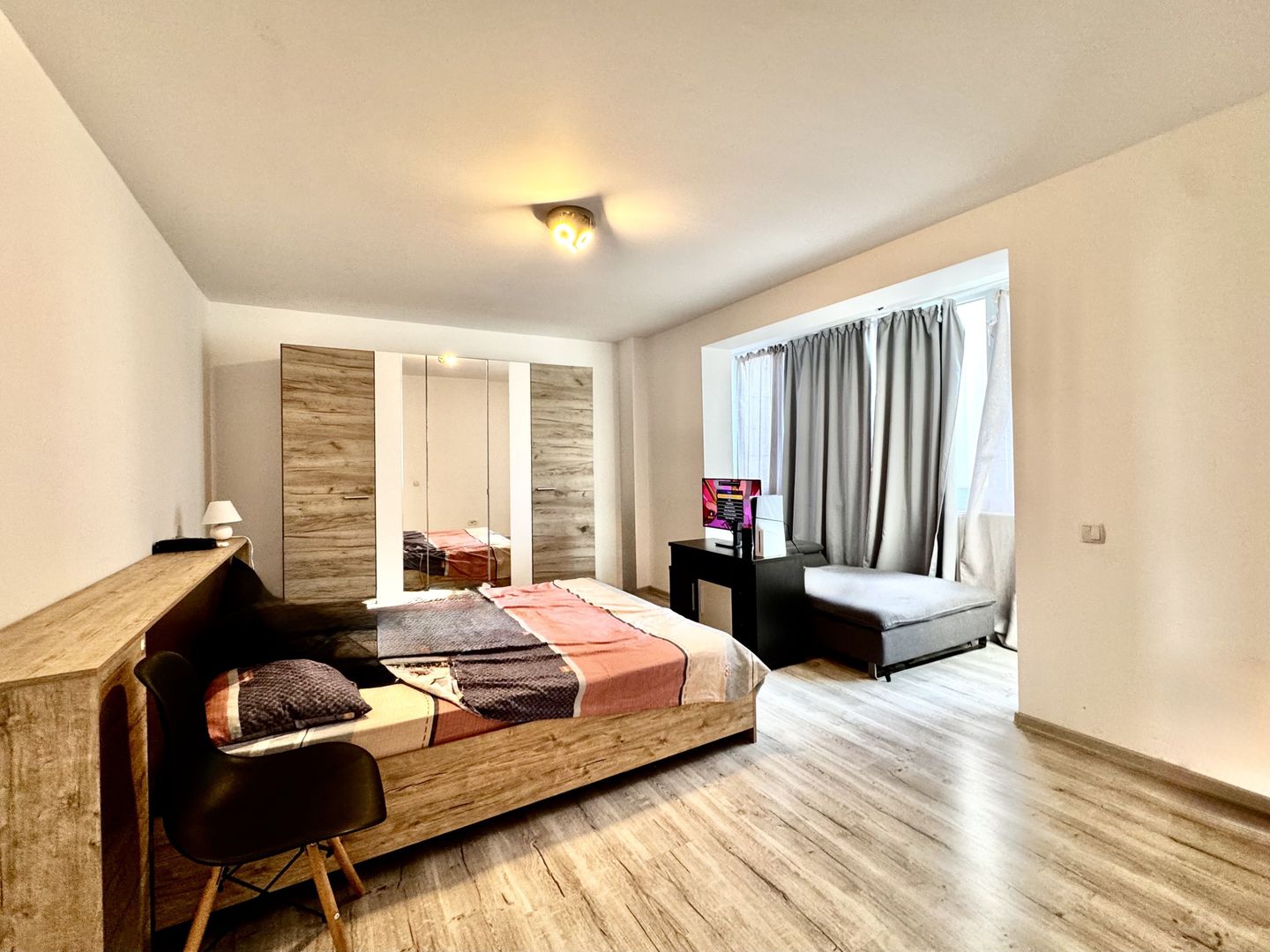 Apartament 4 camere, spațios, in zona Centralǎ- Piața Mǎrǎști - Poză 11