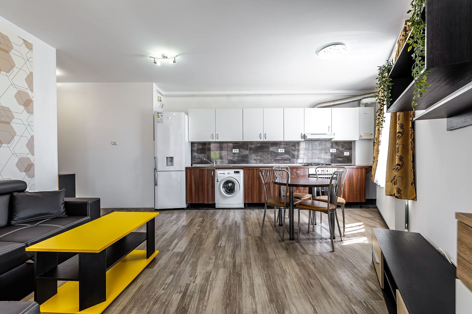 Apartament cochet cu 2 camere Via Romana, etajul 1,  renovat complet. - Poză 10