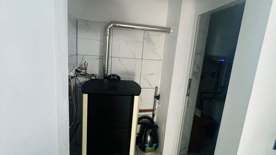 Apartament cu 2 camere la curte comuna , zona centrala - Poză 5