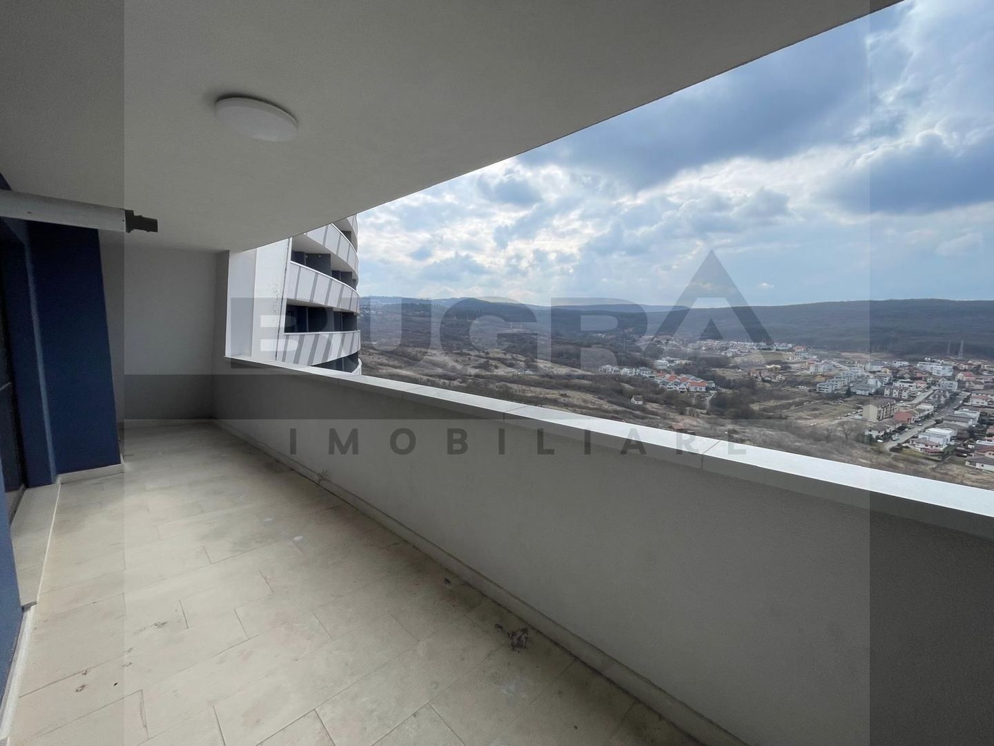 Apartament de 3 camere ultrafinisat, 72mp, parcare, zona Golden Tulip - Poză 9