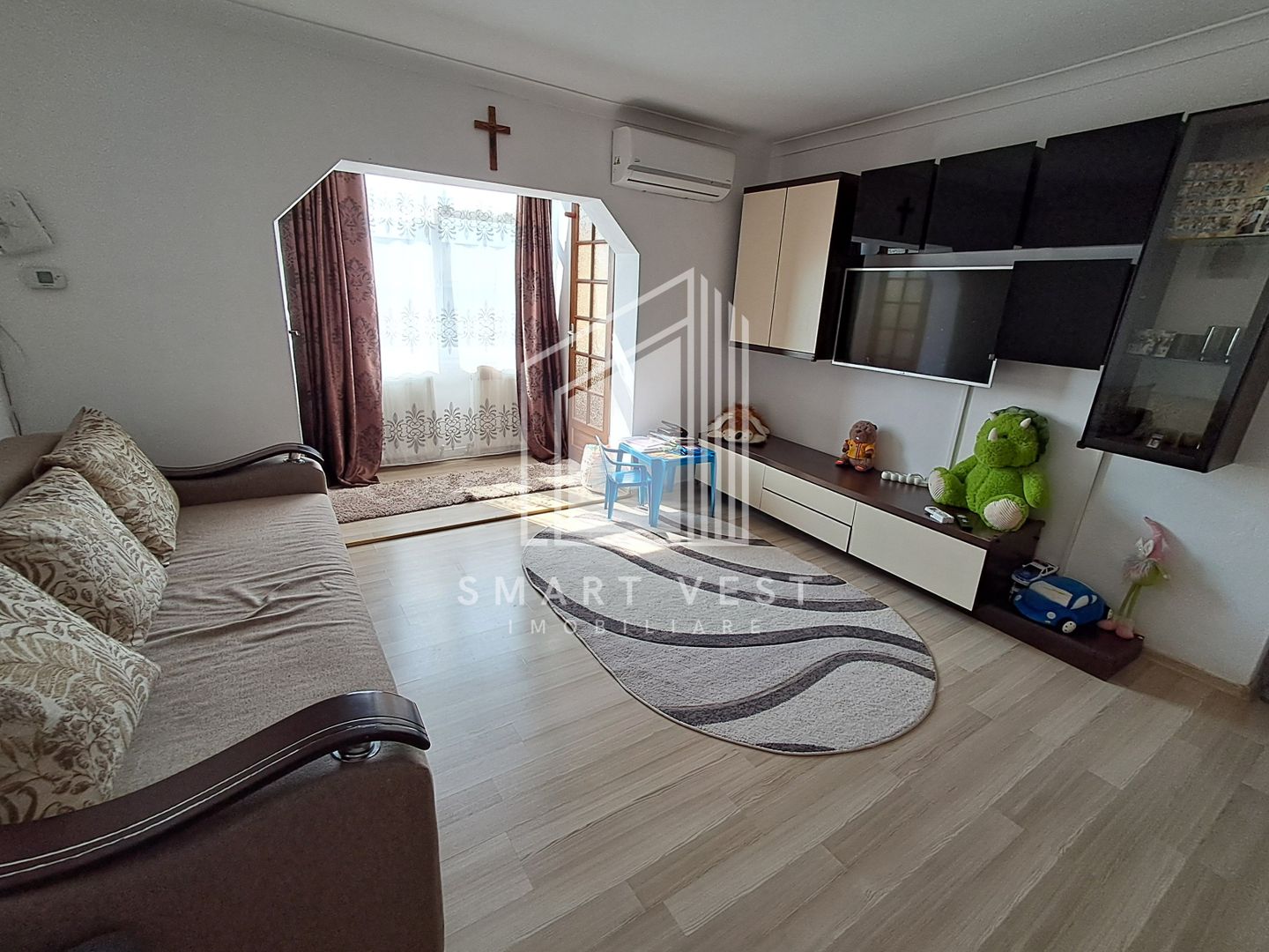 Apartament 3 camere | Etajul 3 | Zona Micro 16 - Poză 2
