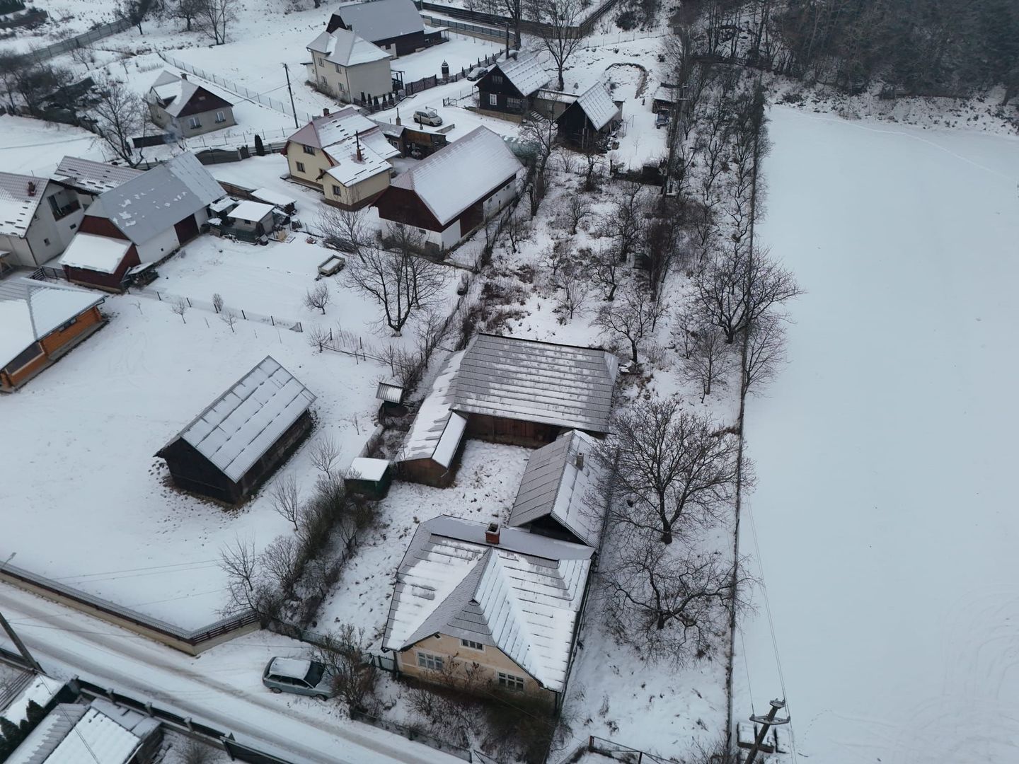 CASA DE VANZARE + ANEXE 2500 MP / PUTNA - Poză 16