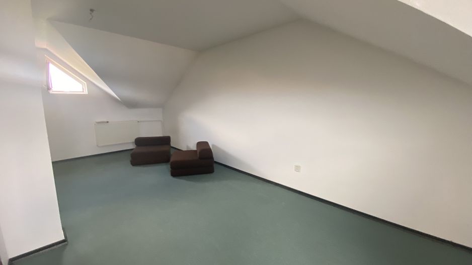 Casa de vânzare/închiriere zona Lunei - Poză 23