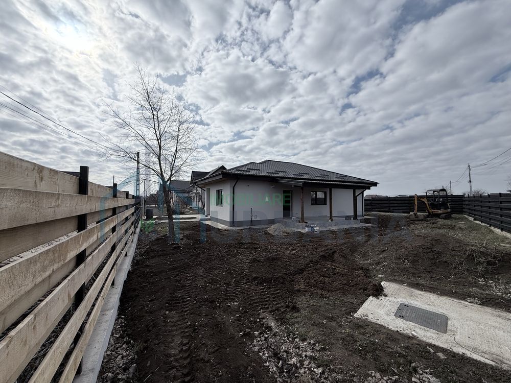 Casă parter modernă, Vorovesti (Valea Ursului), 110 mp, 3 dormitoare, teren 577 mp - Poză 2