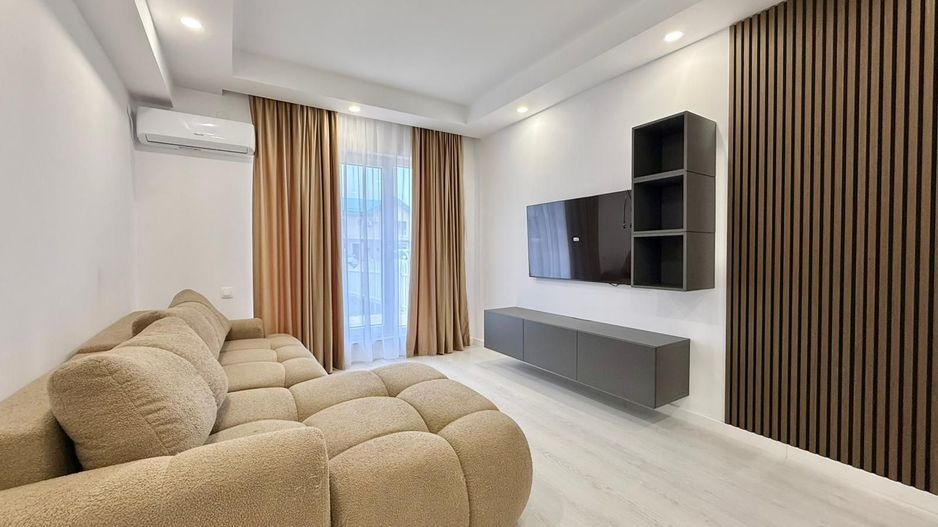 COSMOPOLIS - Apartament cu 3 camere si gradina, mobilat si utilat. - Poză 1
