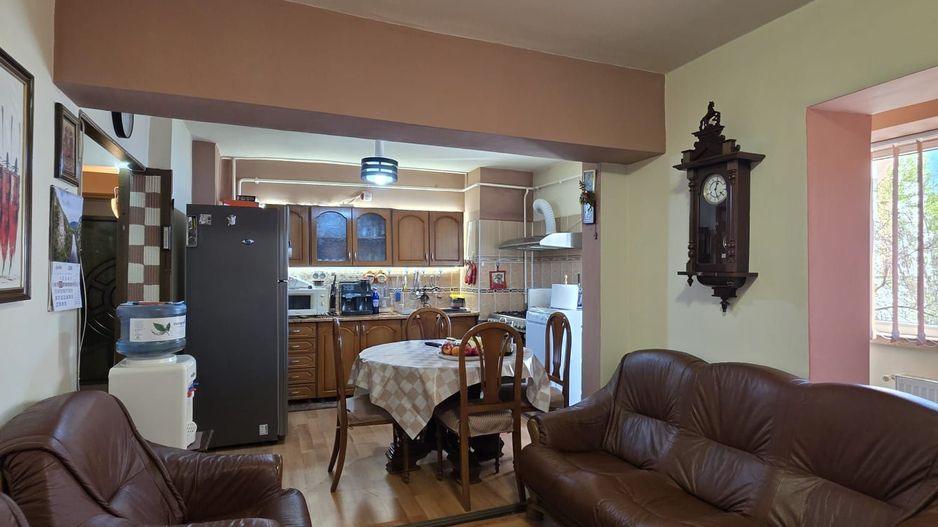 Apartament 4 camere decomandat- Zona Electroputere Mall - Poză 3