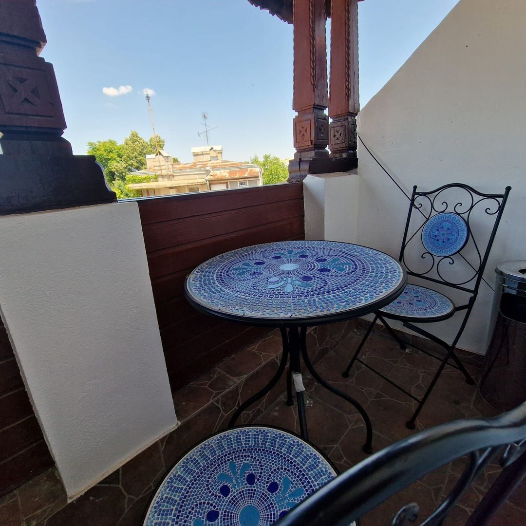 Etaj de Vilă Interbelică, 5 Camere, Balcon și Mansardă – Parc Carol - Poză 1