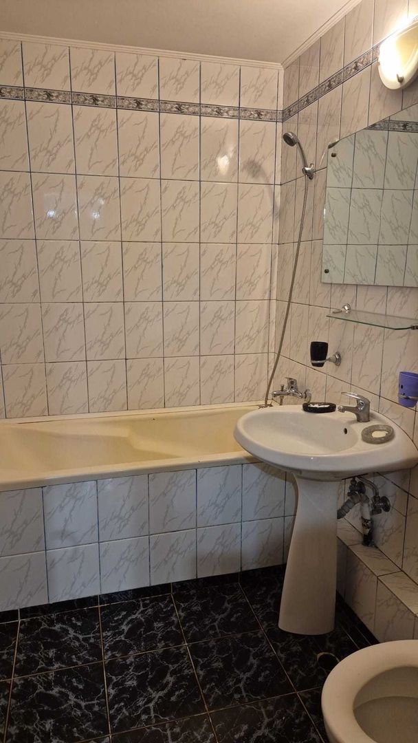 Apartament 3 camere, 2 băi, balcon, bloc reabilitat, Sector 2, 70 mp - Poză 8