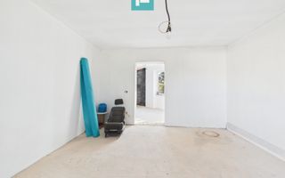 Casă cu teren 983 mp, front stradal 30 m, Cicir - Poză 6