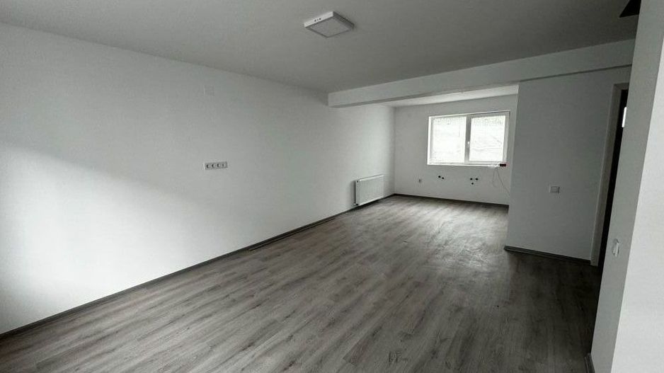 Casă triplex - garaj, pivnița, in Târgu Mureș - Poză 1