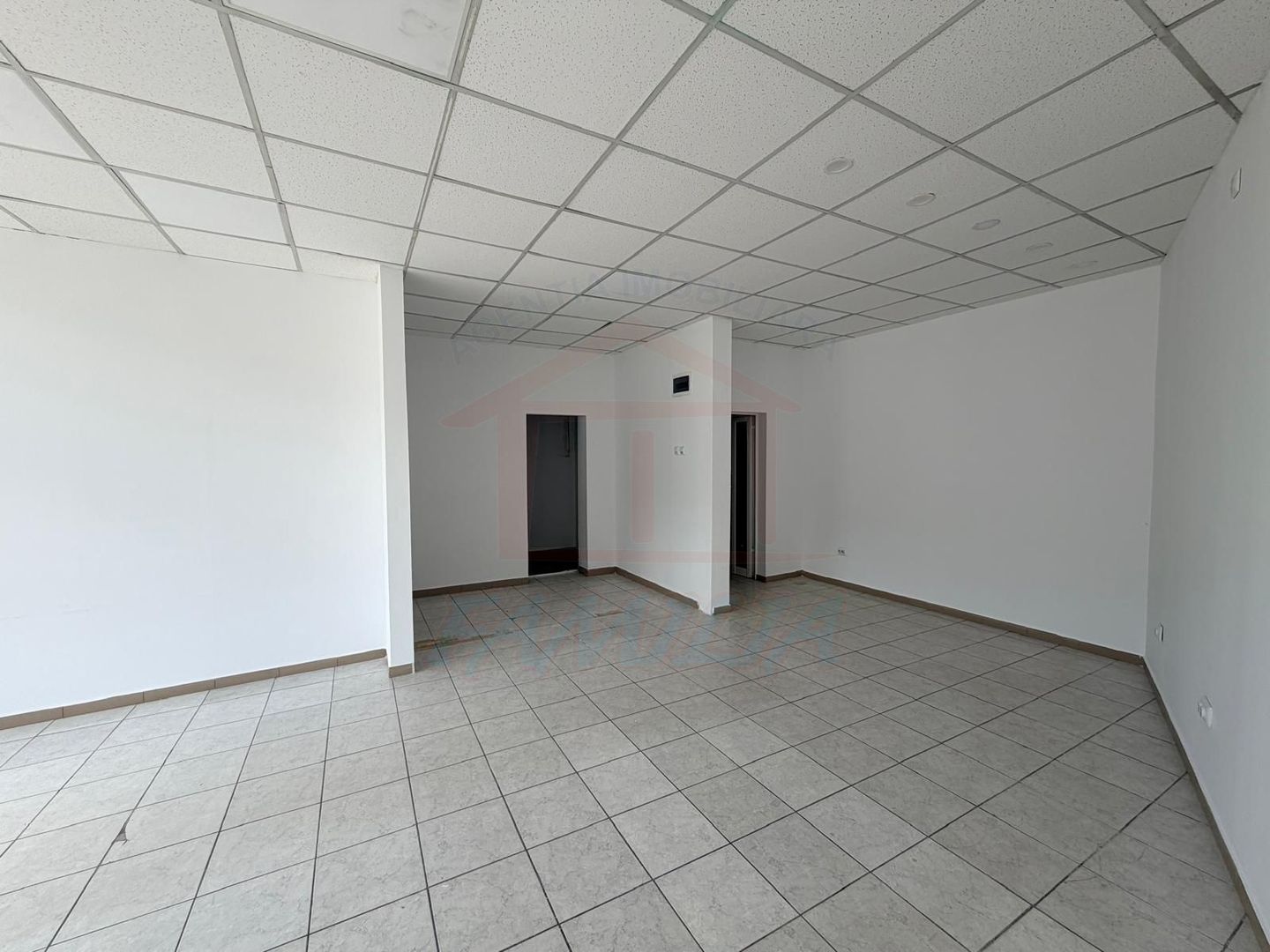 🏢 Spațiu comercial de vânzare – Oportunitate excelentă de investiție - Poză 4