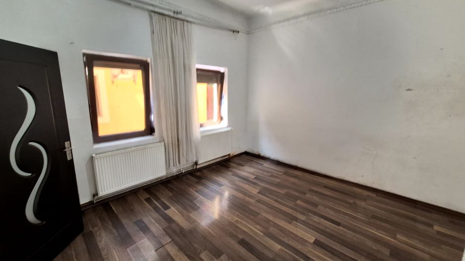 Casa Parter 43,40 mp + bucatarie anexa 13,40 mp - Parcul Carol - Poză 4