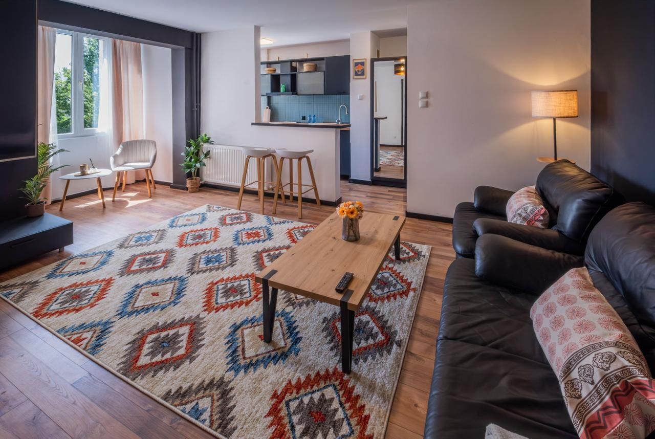 Apartament 2 Camere de vânzare Ultra-Central | Universitate -FARA RISC SEISMIC - Poză 2