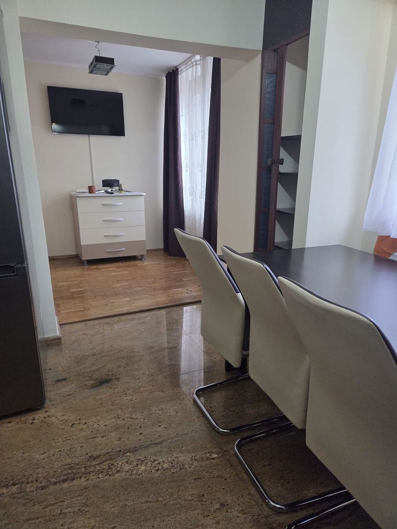 Apartament 2 camere decomandat-zona Spitalul Judetean-139.500 euro neg - Poză 17