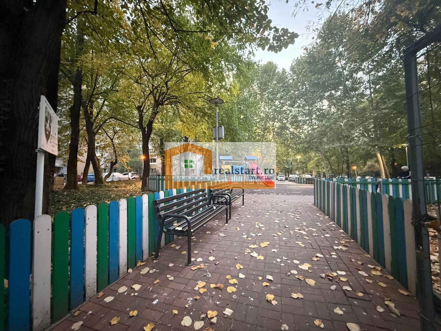 Bloc anvelopat, Romancierilor, toate instalatiile noi, 2 lifturi - Poză 23