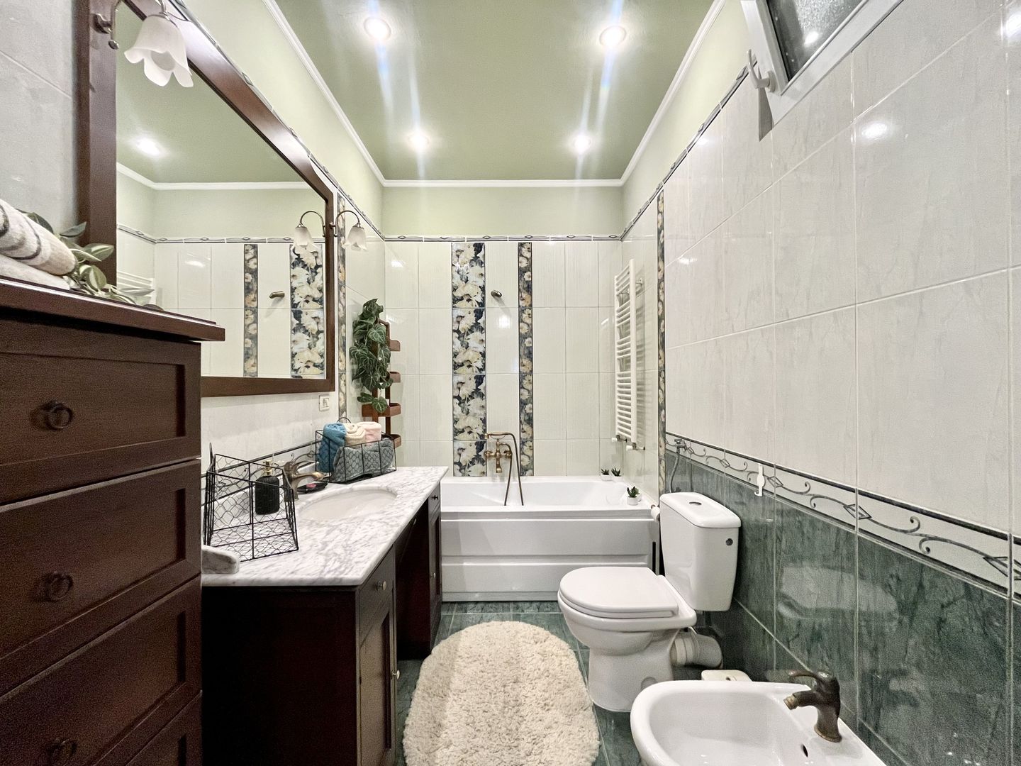 Apartament grandios cu vedere spectaculoasă spre Piața Libertății - Poză 24