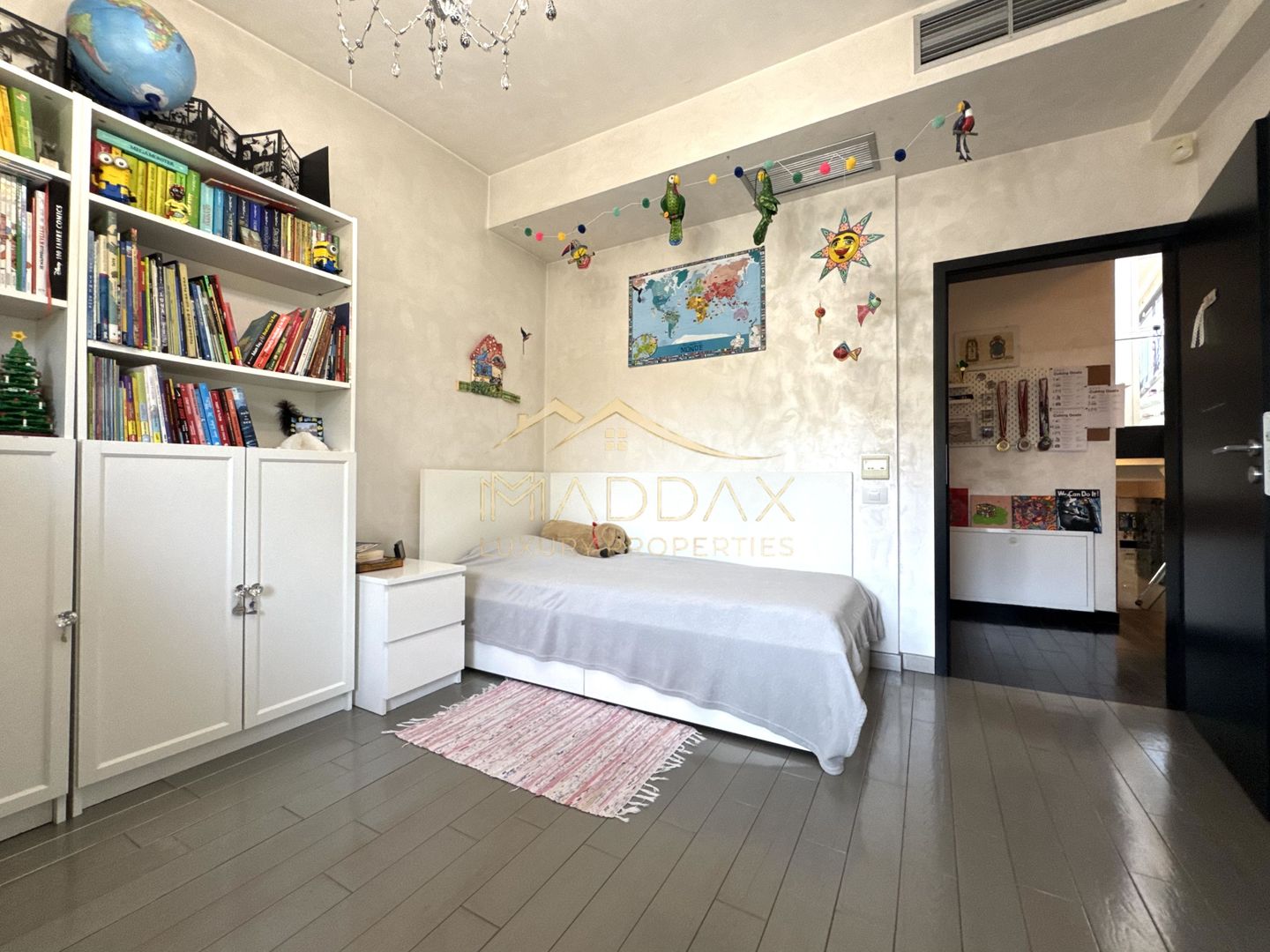 Vila cu 5 camere *344mp* + 400mp Teren // Zona Bucurestii Noi - Poză 36