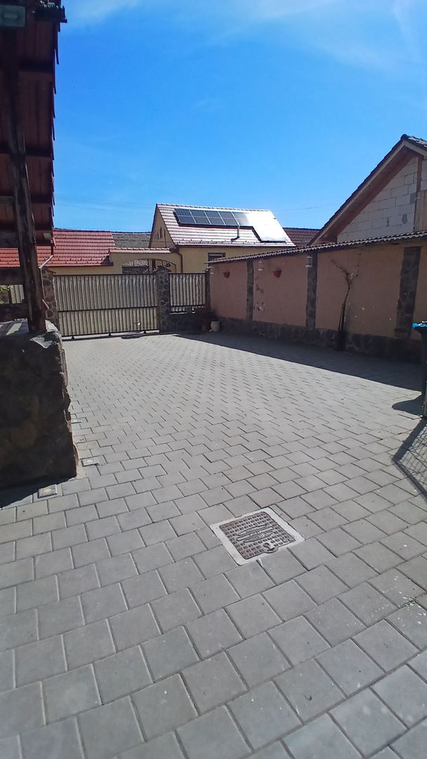 Casă individuală de vânzare în Șura Mare – ideală pentru 2-3 familii - Poză 32