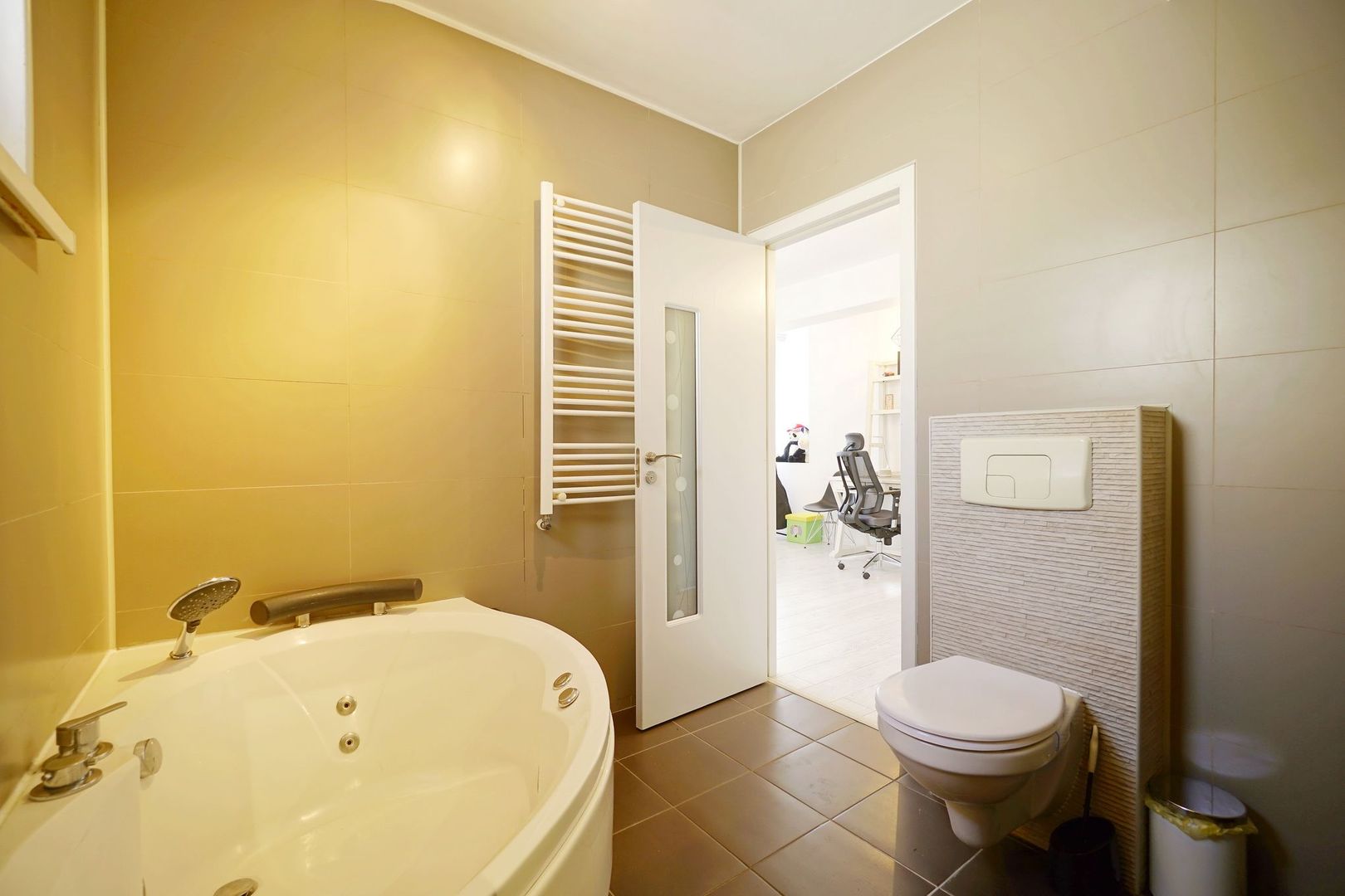 Ideal gradinita P+2, 8 cam, 6 dormt 6 bai, 3 garaje teren 650 mp, - Poză 48