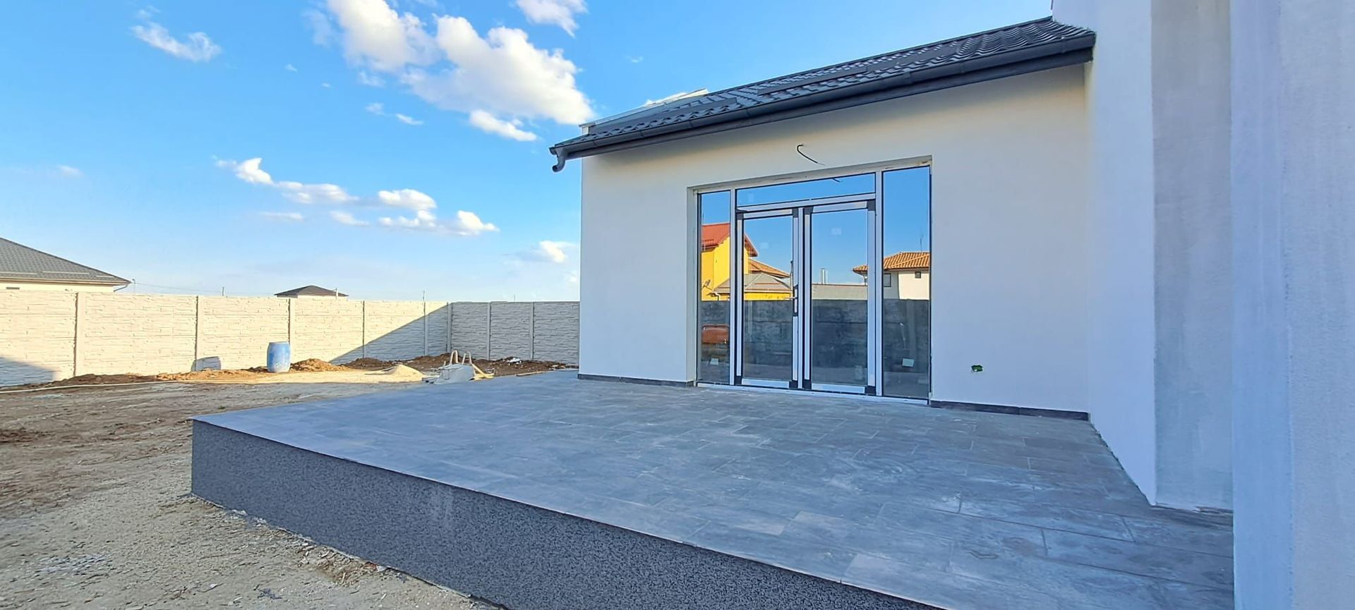 Casa individuala Dragomiresti Deal, utilitati, statii STB la 700 metri - Poză 4