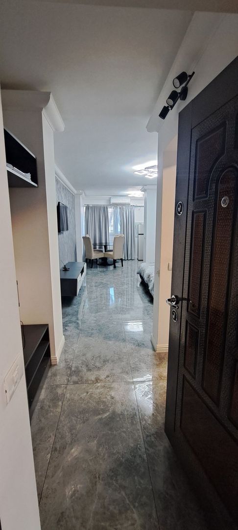 Garsoniera moderna, zona Chisinau, etaj 7, totul nou, mutare imediata - Poză 3