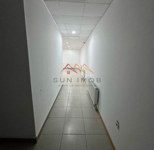 Spatiu Comercial, 125 m2, ultracentral, Campina, Prahova, liber - Poză 4