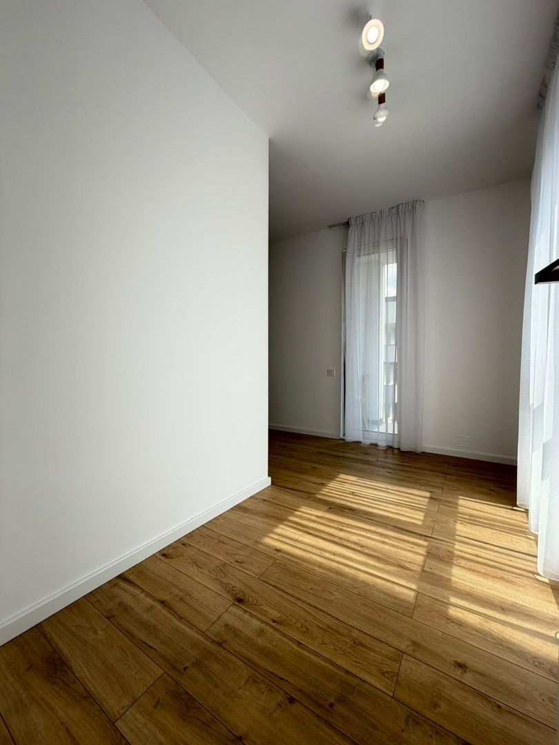 Apartament 2 camere, balcon, etaj intermediar, garaj, zona Eroilor - Poză 6
