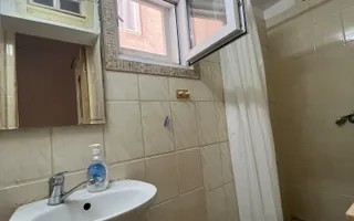Garsonieră spațioasă de închiriat în zona ultracentrală - Poză 12