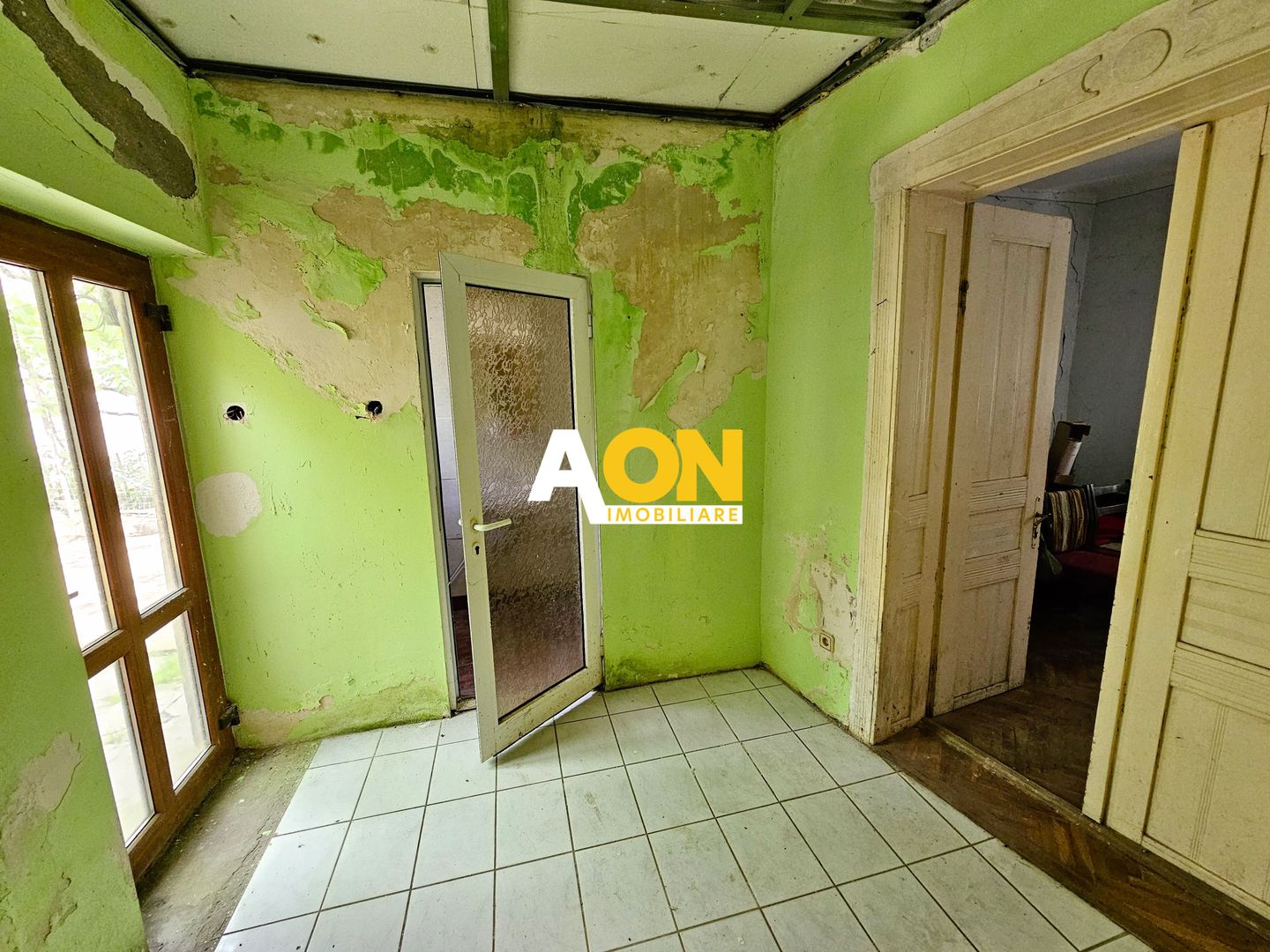 Casa veche, 5 camere, 287 mp teren, zona Prefectura. Necesita renovare - Poză 8